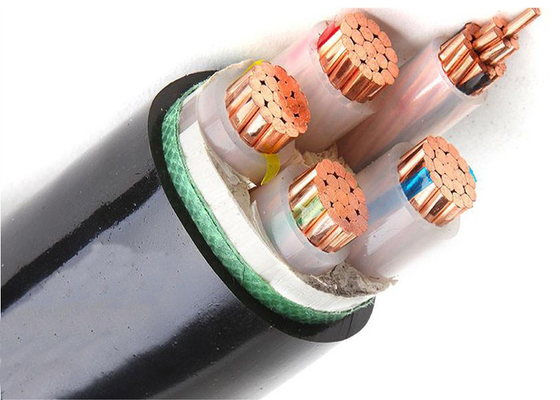 Noyau blindé galvanisé du cable électrique de bande en acier cinq étendu sur des murs