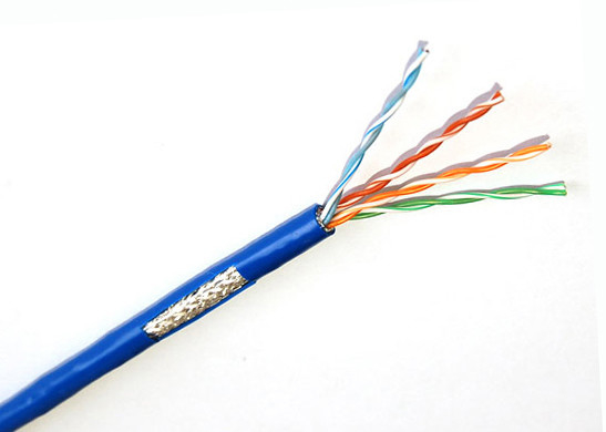 Le câble de ftp de Cat5e 1000 pi de câblage cuivre solide a protégé le câble de réseau Ethernet
